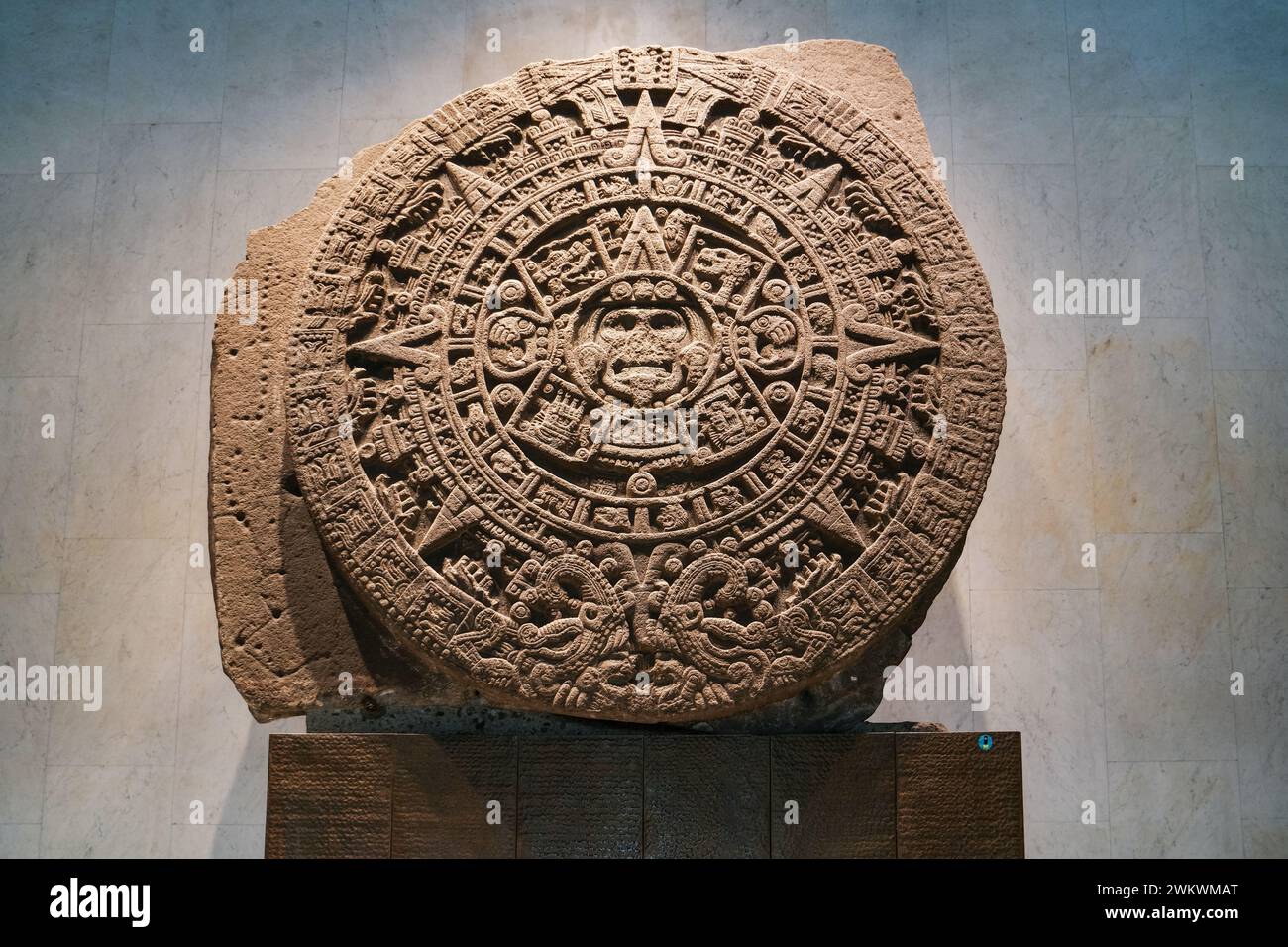 Der aztekische Sonnenstein im Nationalmuseum für Anthropologie, Mexiko-Stadt. Stockfoto