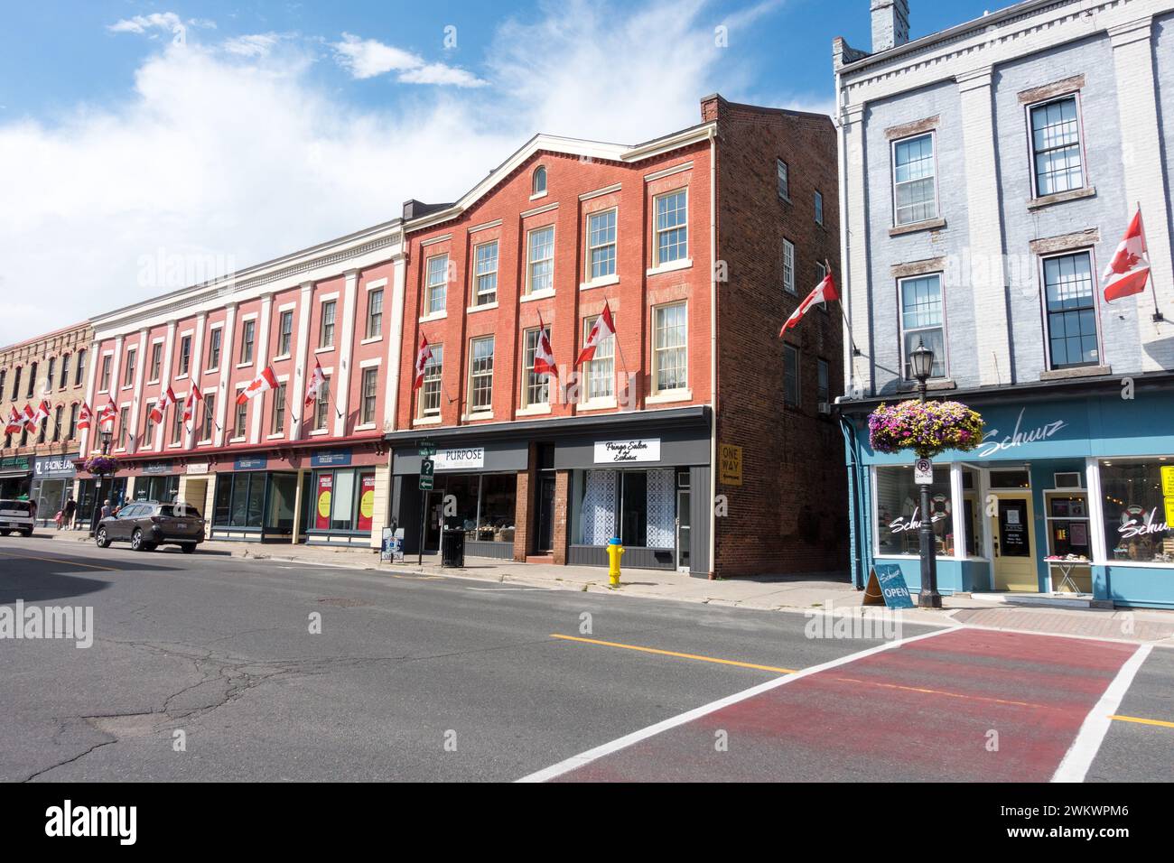 Blick auf die Walton Street, das Haupteinkaufsviertel in Port Hope, malerische Kleinstadt und Touristenziel im Süden von Ontario Stockfoto
