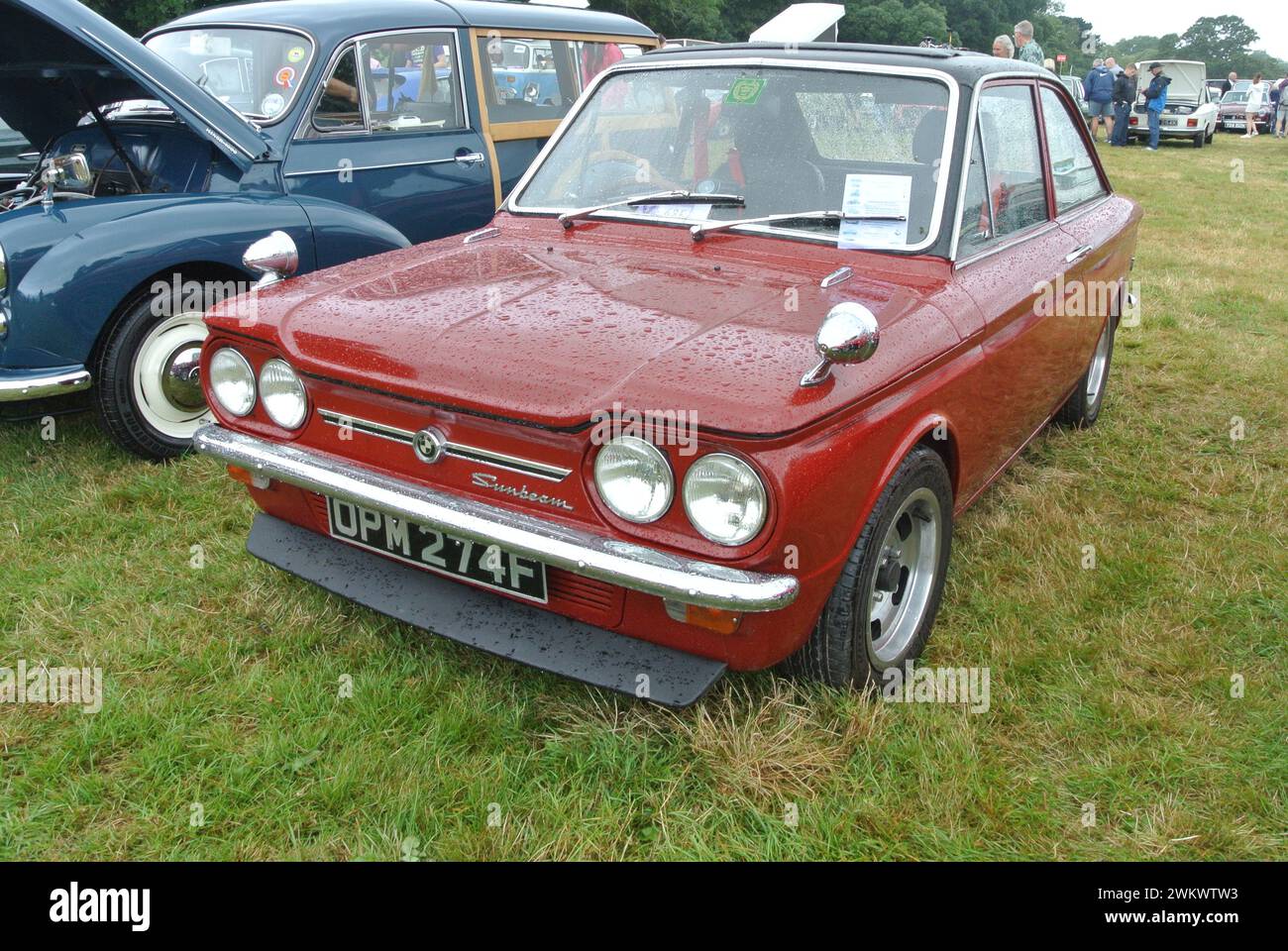 Ein Sunbeam Stiletto aus dem Jahr 1968 parkte auf der 48th Historic Vehicle Gathering Oldtimer Show in Powderham, Devon, England, Großbritannien. Stockfoto