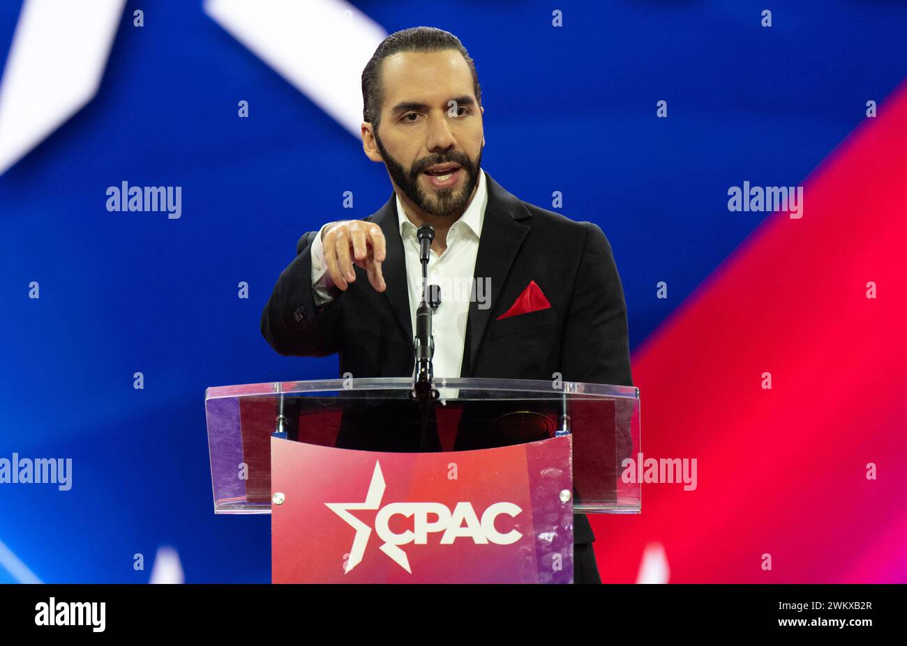 Präsident Nayib Bukele aus El Salvador kommentiert am Donnerstag, den 22. Februar 2024 auf der Konservativen Politischen Aktionskonferenz (CPAC) in National Harbor, Maryland, USA. 2024. Vermerk: Ron Sachs /CNP /MediaPunch Stockfoto