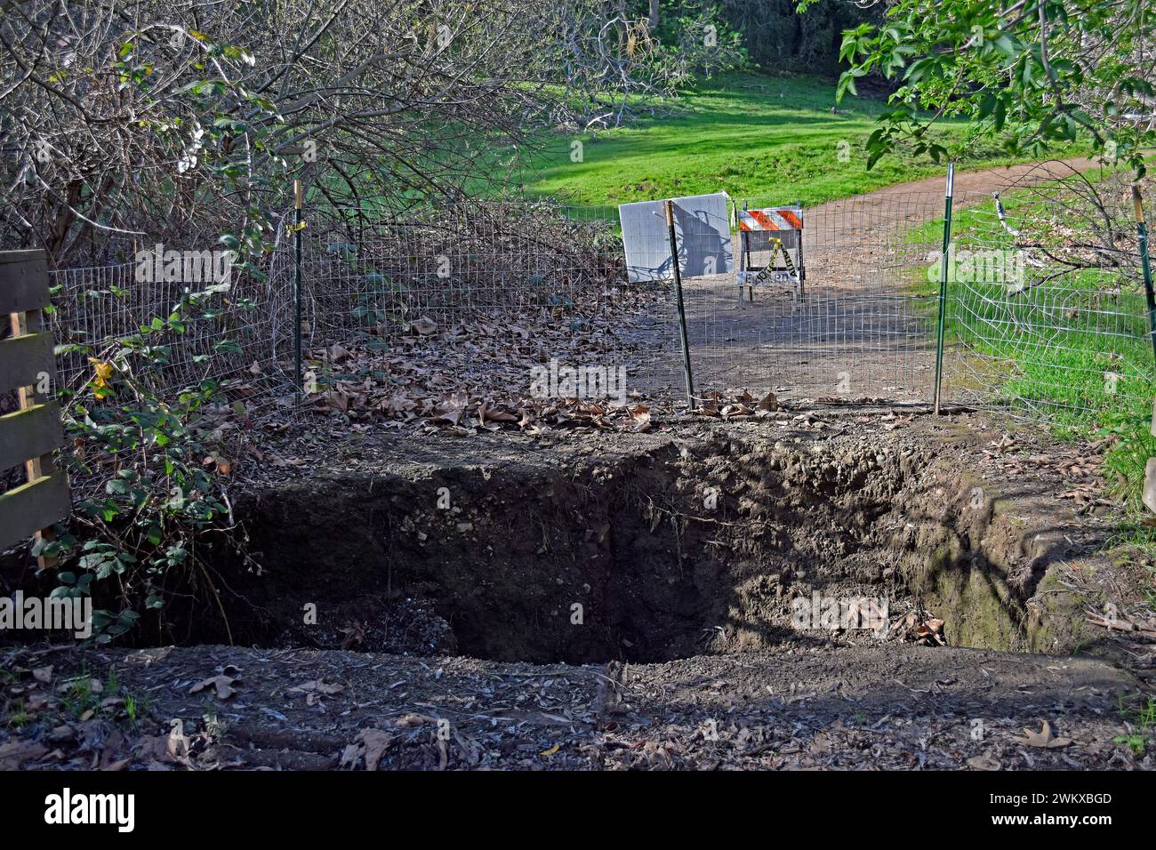 Sturm, Wetter, beschädigt, Weg, eingezäunt, off, Dry Creek, Regional Park, Park, Regenzeit, Februar, Saison, East Bay Regional Park District, Union City, Kalifornien, USA, US Stockfoto