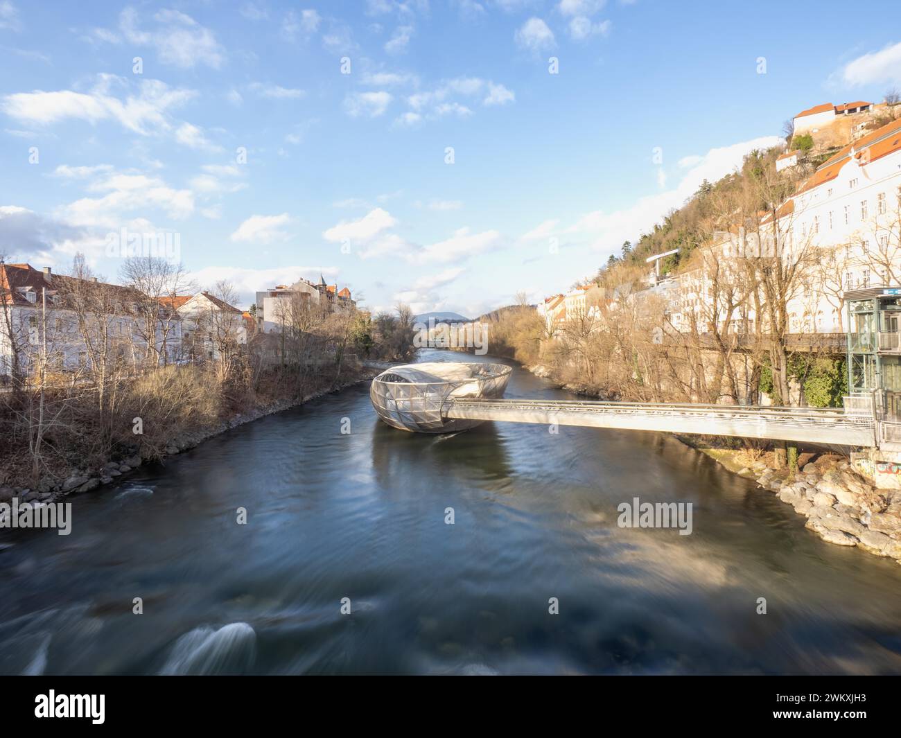 Futuristische Murinsel in der Mur, künstliche Insel in der Mur, Graz, Steiermark, Österreich Stockfoto
