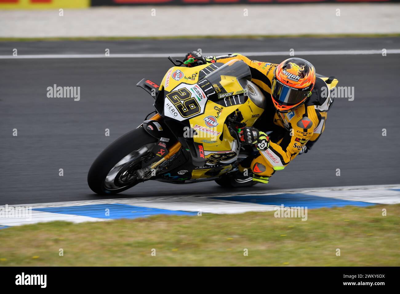 MELBOURNE, AUSTRALIEN. 23. Februar 2024. Andrea Iannone (29) aus Italien fuhr mit dem Ducati Panigale V4R für TEAM GO ELF bei der Eröffnungsrunde der Superbike-Weltmeisterschaft 2024 auf dem Phillip Island Circuit. Karl Phillipson/Alamy Live News Stockfoto