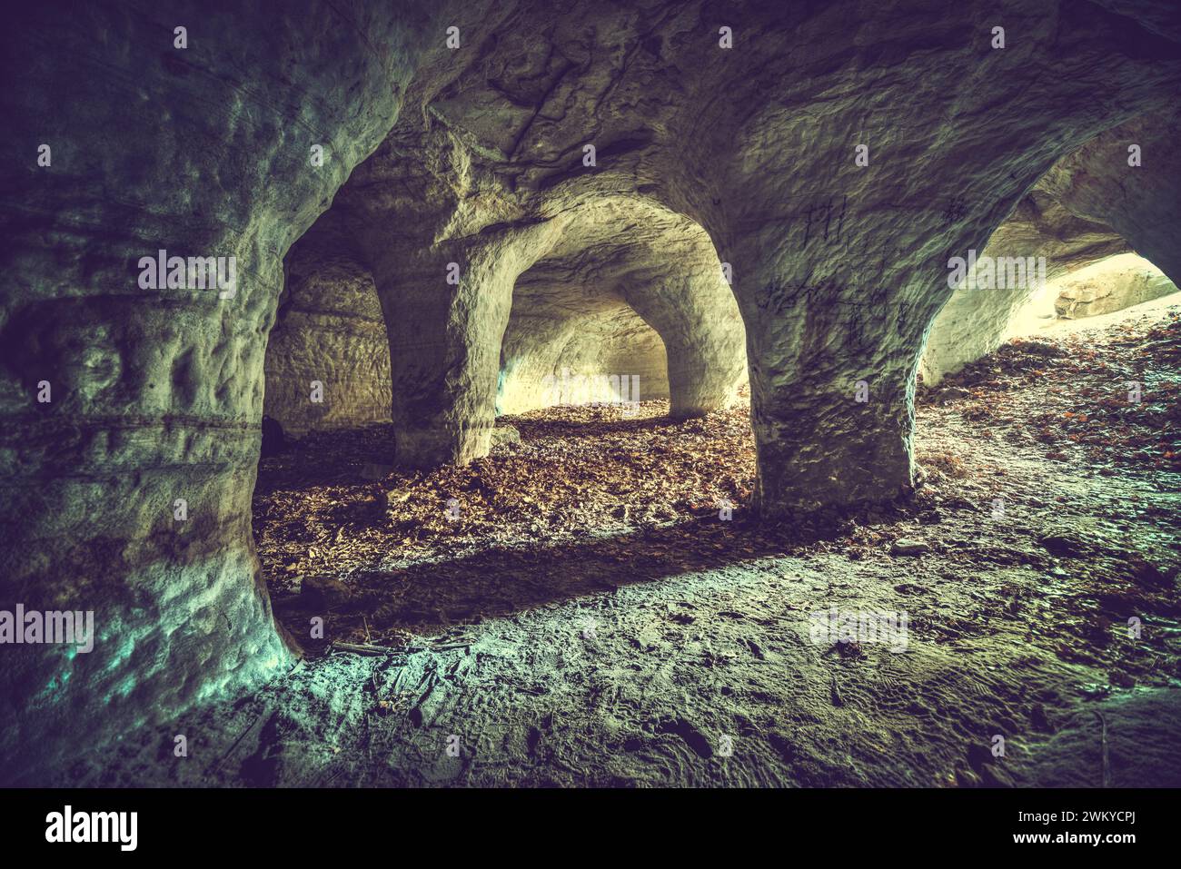 14 Säulenhöhle tief im Thüringer Wald versteckt Stockfoto