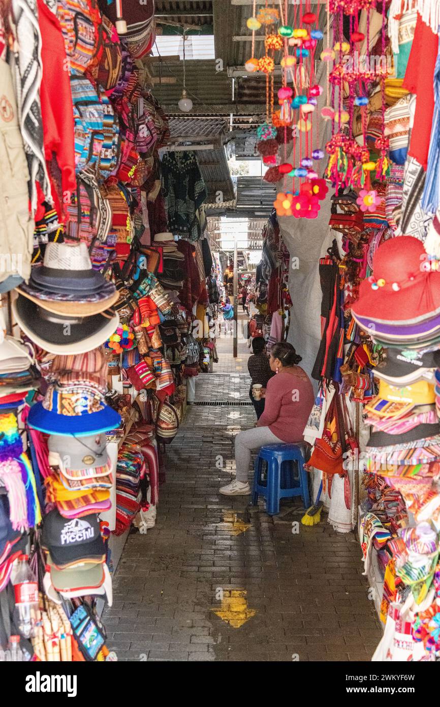 Mercado de Artesanias Markt in Aguas Calientes in der Nähe von Machu Picchu, Peru Stockfoto