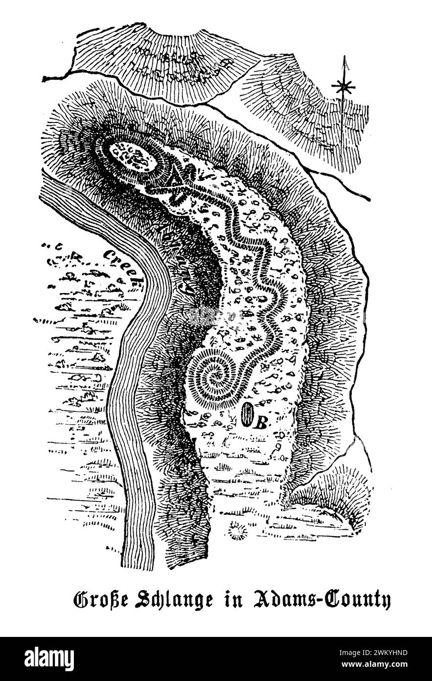 Der Great Serpent Mound im Adams County bei Peebles, Ohio, ist einer der bemerkenswertesten und geheimnisvollsten prähistorischen Bildhügel Nordamerikas. Dieses antike Erdwerk, geformt wie eine Schlange mit einem gewickelten Schwanz und einem offenen Mund, erstreckt sich über 1.348 Meter Länge und variiert in der Höhe von 1 bis 3 Fuß. Es wird angenommen, dass es von den indigenen Völkern der Adena-Kultur um 1000 v. Chr. bis 300 n. Chr. errichtet wurde, obwohl spätere Studien darauf hindeuten, dass die Fort Ancient Culture (1000-1650 n. Chr.) für ihre Entstehung oder Modifikation verantwortlich gewesen sein könnte Stockfoto