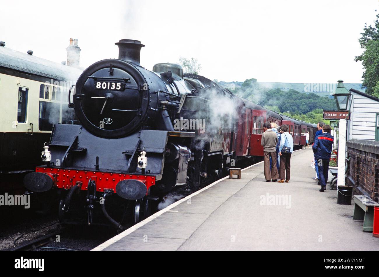 Dampfzug 81035 am Bahnsteig, North Yorkshire Moors Railway, Grosmont, North Yorkshire, England, UK Juni 1980 Stockfoto