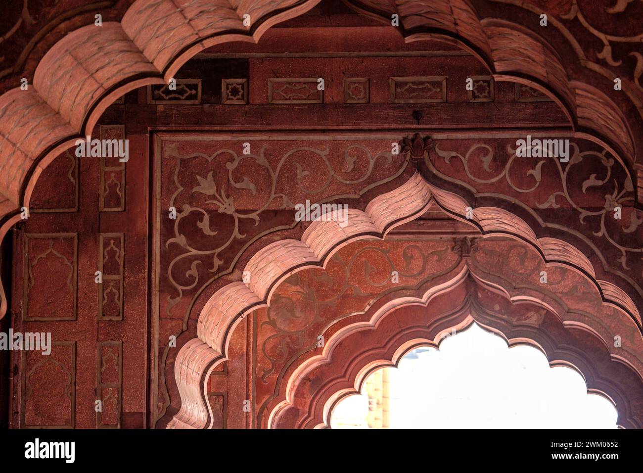 Islamische Architektur in der Jama Masjid Moschee in Delhi, der größten Moschee Indiens Stockfoto