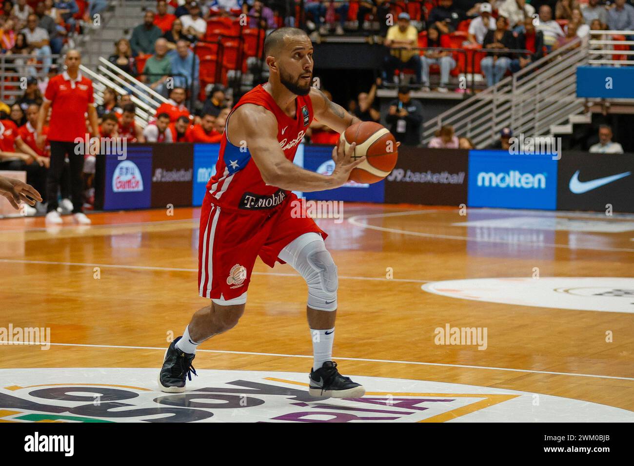 SAN JUAN, SAN JUAN Puerto Rico #22 Tjader Fernández FIBA AmeriCup 2025 Qualifikation (Fenster 1) Bahamas gegen Puerto Rico (Endstand: 88 Bahamas gegen 77 Puerto Rico) am 22. Februar 2024 in San Juan Puerto Rico. (Foto: Edgardo J. Medina Millán/SIPA USA) Credit: SIPA USA/Alamy Live News Stockfoto