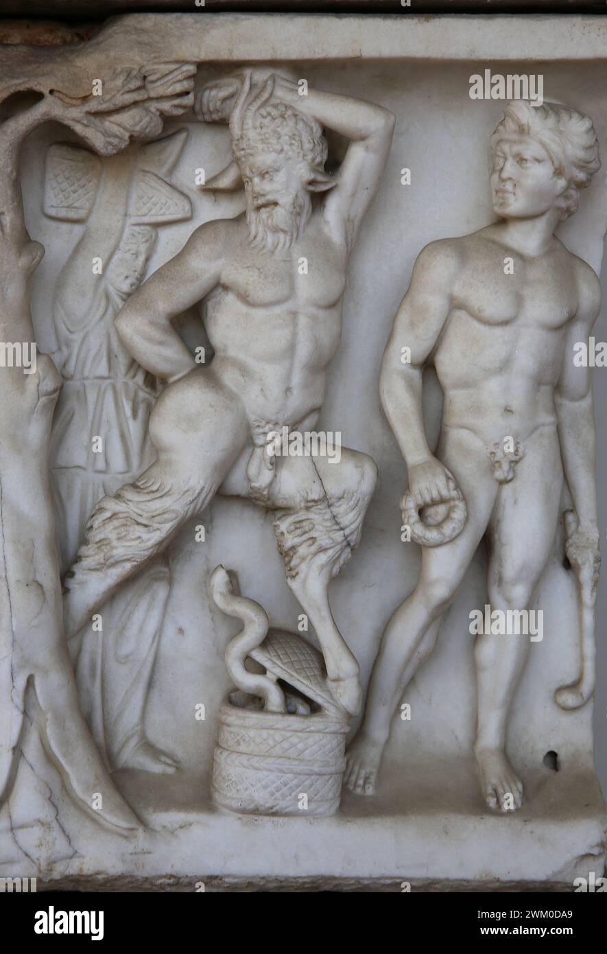 Römischer Sarkophag. Dionysische zeremonielle Prozession. Satyr. Mable. 160-180 N. CHR. Grab an der Via Aurelia Antica, Rom. Nationales Römisches Museum (Diokle-Bäder Stockfoto