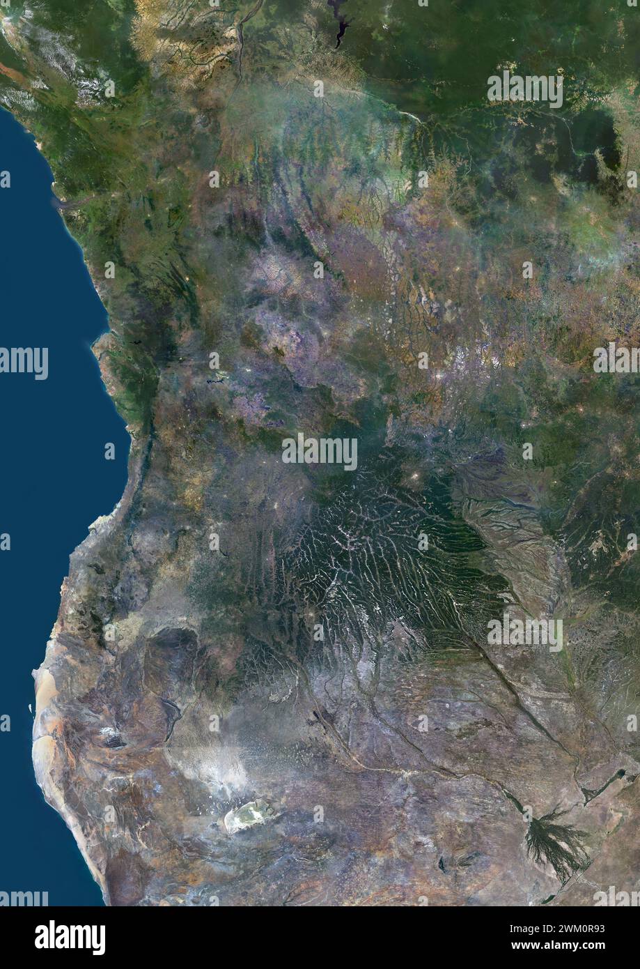 Farb-Satellitenbild Angolas und der Nachbarländer. Stockfoto