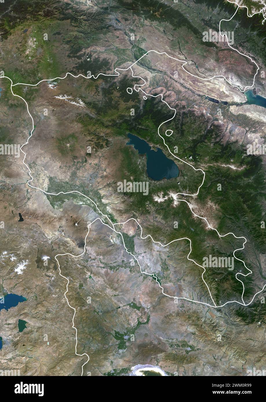 Farb-Satellitenbild von Armenien und Nachbarländern, mit Grenzen. Stockfoto