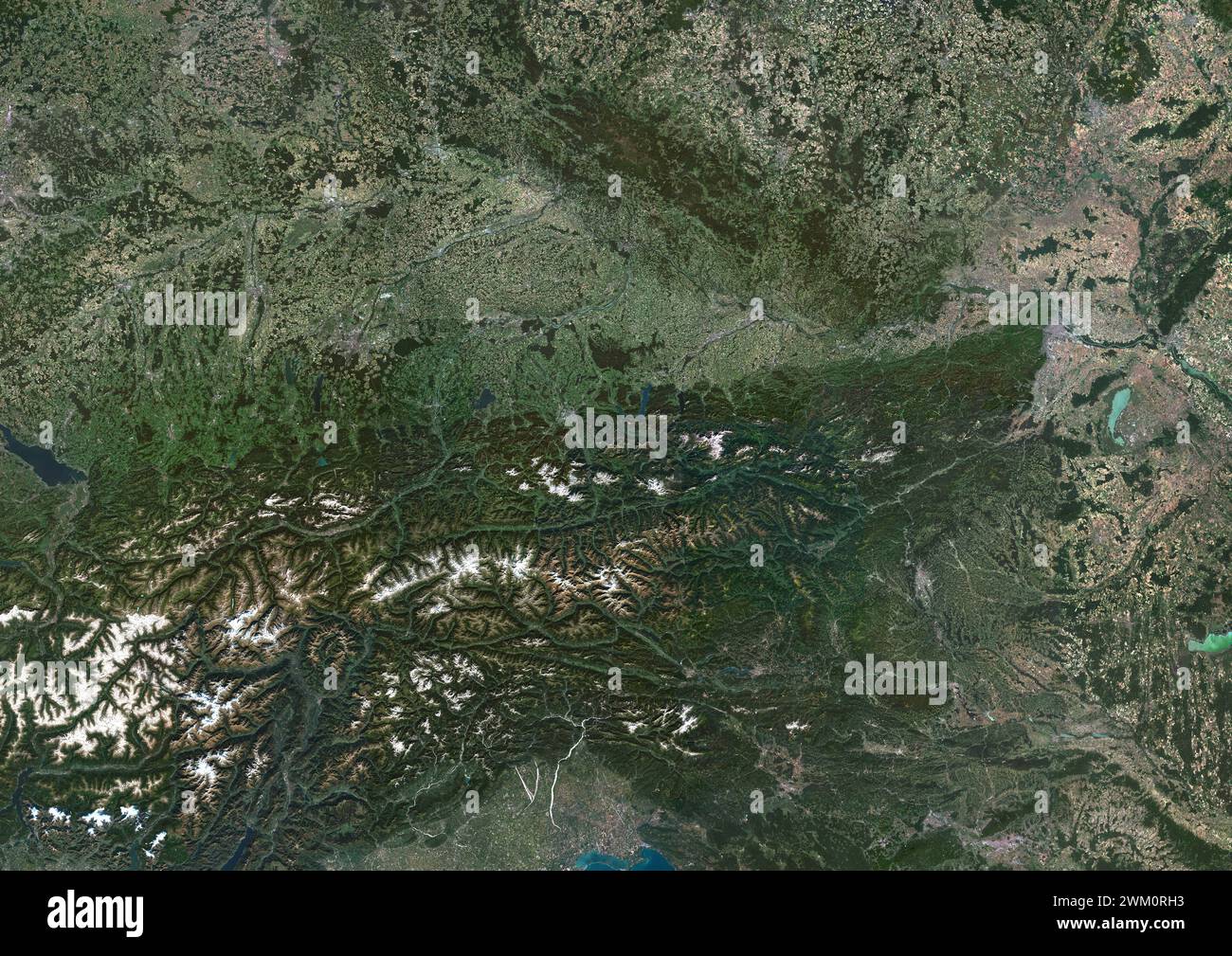 Farb-Satellitenbild Österreichs und der Nachbarländer. Stockfoto
