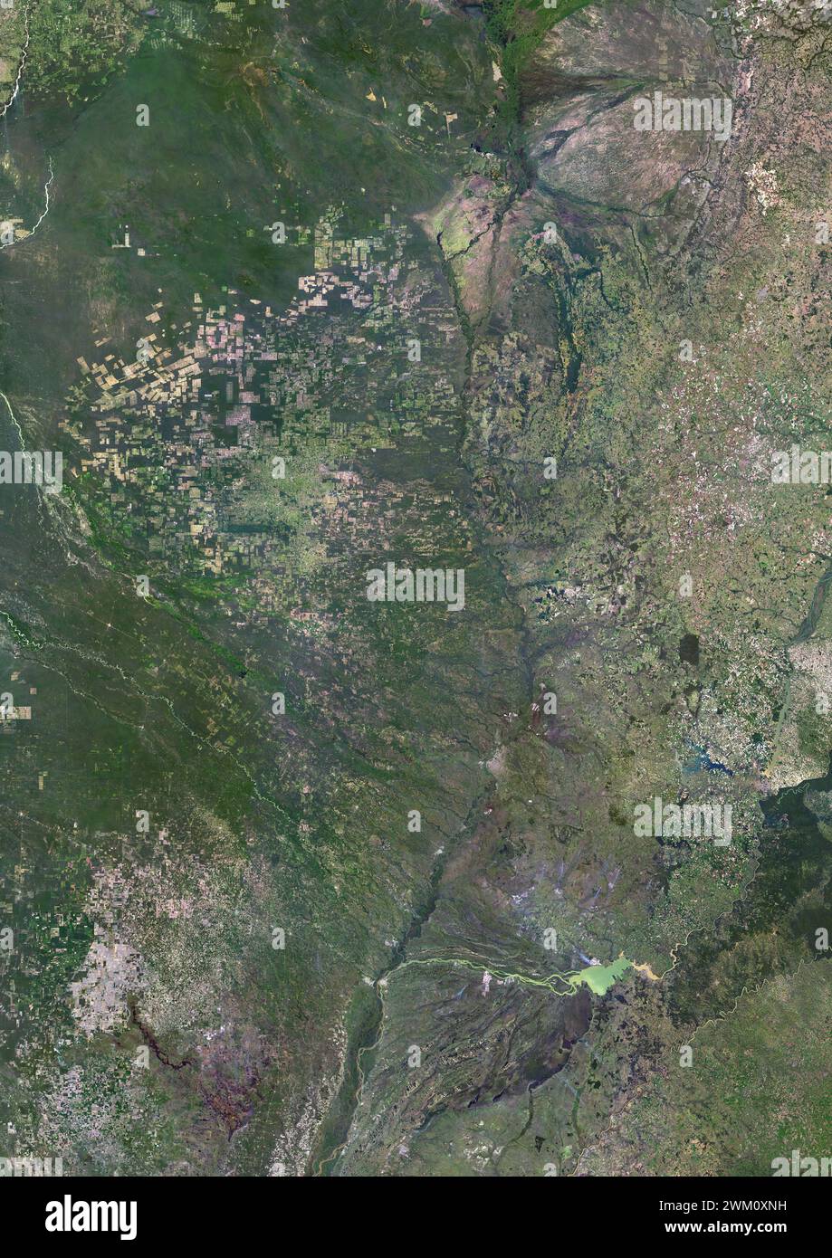 Farb-Satellitenbild Paraguays und der Nachbarländer. Stockfoto