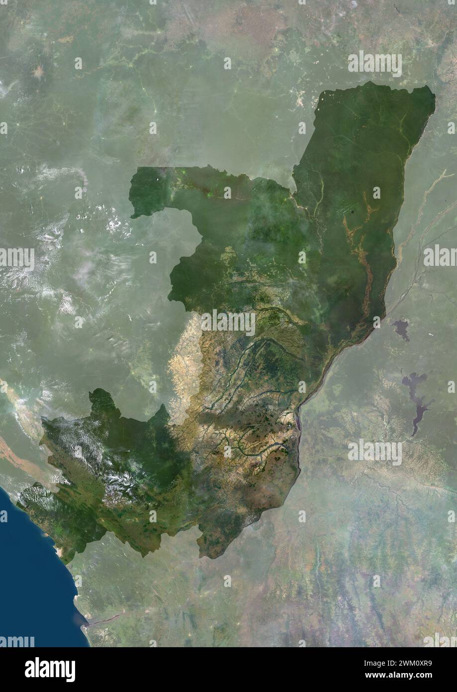 Farb-Satellitenbild der Republik Kongo, mit Maske. Stockfoto