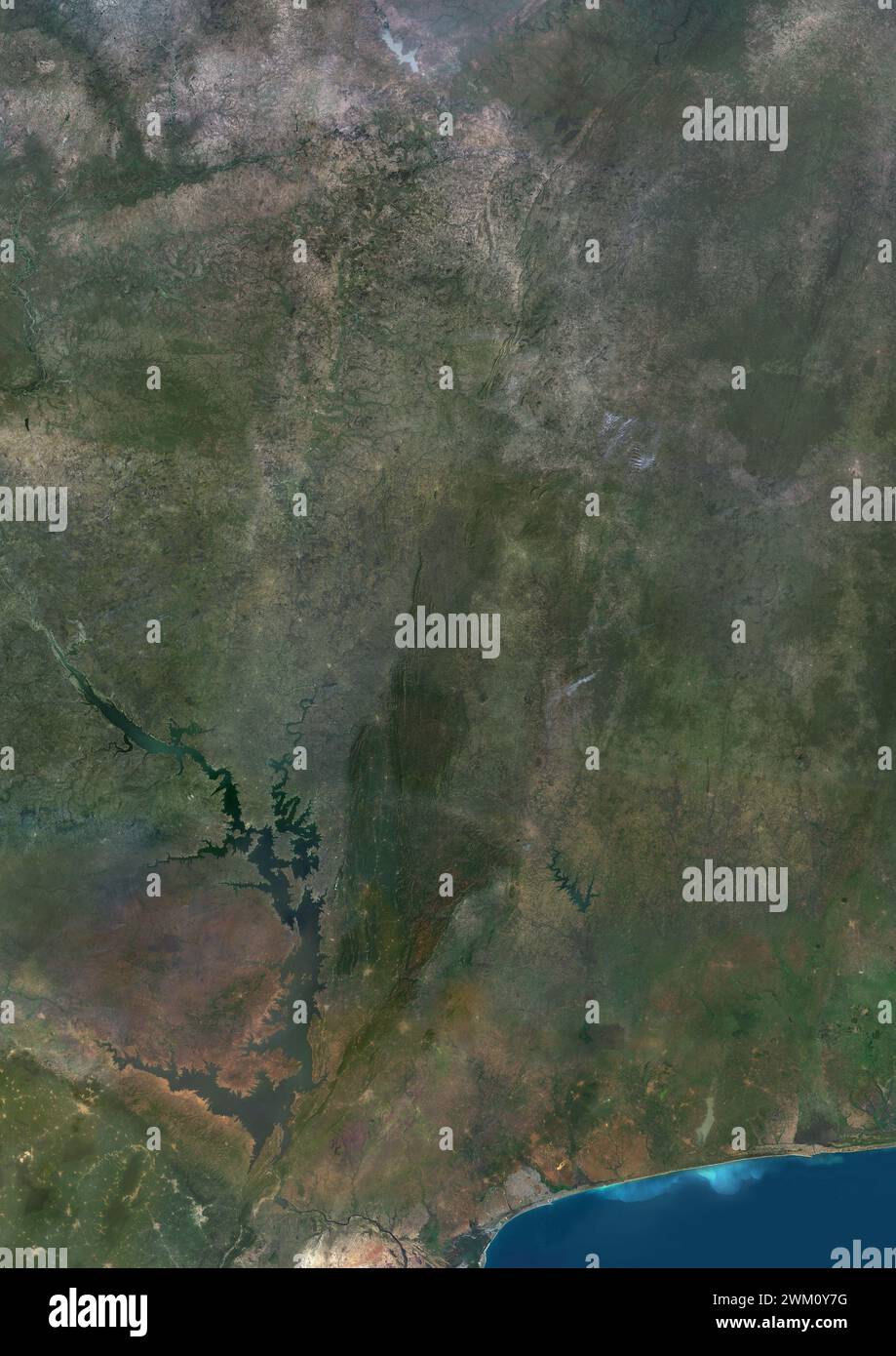 Farb-Satellitenbild Togos und der Nachbarländer. Stockfoto