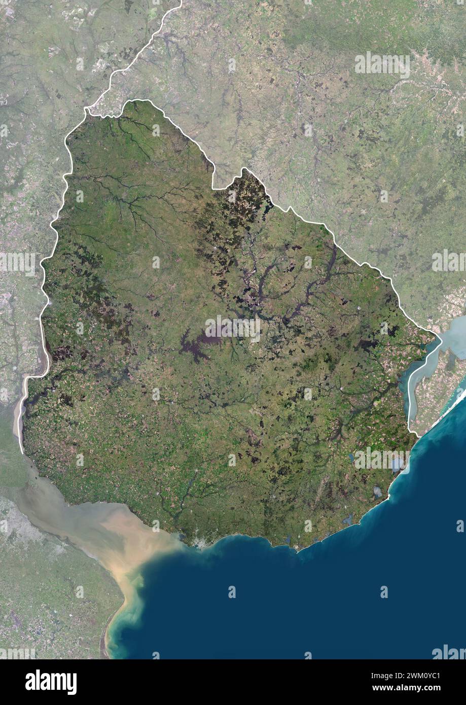 Farb-Satellitenbild von Uruguay, mit Grenzen und Maske. Stockfoto