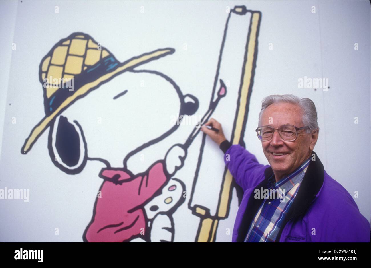 3823514 Charles Schulz; (add.info.: Rom, 1992). Der US-amerikanische Karikaturist Charles Schulz und seine Figur Snoopy / Roma, 1992. IL disegnatore di fumetti Charles Schulz e il suo personaggio Snoopy); © Marcello Mencarini. Alle Rechte vorbehalten 2024. Stockfoto