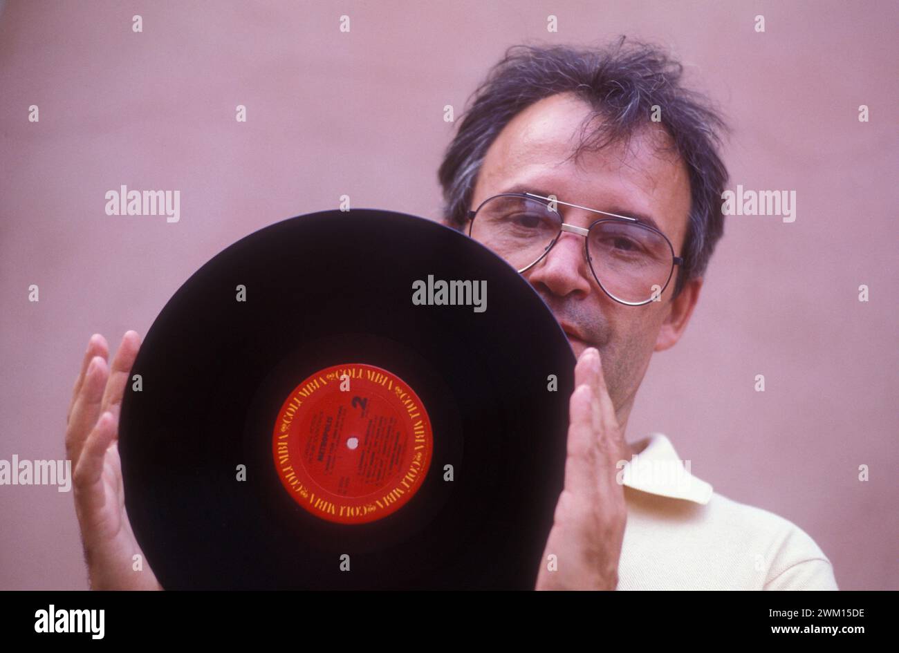 3829642 Giorgio Moroder; (add.info.: Lido Venedig, Filmfestival Venedig 1984. Der italienische Komponist Giorgio Moroder präsentierte auf dem Festival eine restaurierte Version des Stummfilms Metropolis mit einem neuen Rock-Soundtrack / Lido di Venice, Mostra del Cinema di Venice 1984. IL compositore Giorgio Moroder, al Festival per präsentare una versione restaurata del Film muto Metropolis con una nuova colonna sonora Rock); © Marcello Mencarini. Alle Rechte vorbehalten 2024. Stockfoto