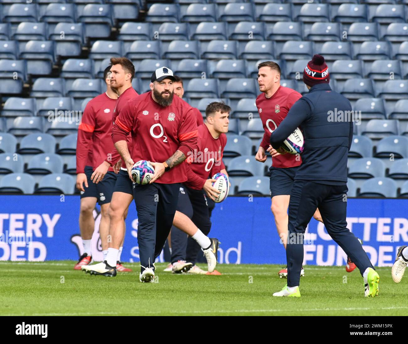 Scottish Gas Murrayfield Stadium. Edinburgh.Scotland.UK. 23. Februar 24 . England Training für das Guinness Six Nations Series Spiel gegen Schottland . Joe Marler (C) aus England Credit: eric mccowat/Alamy Live News Stockfoto