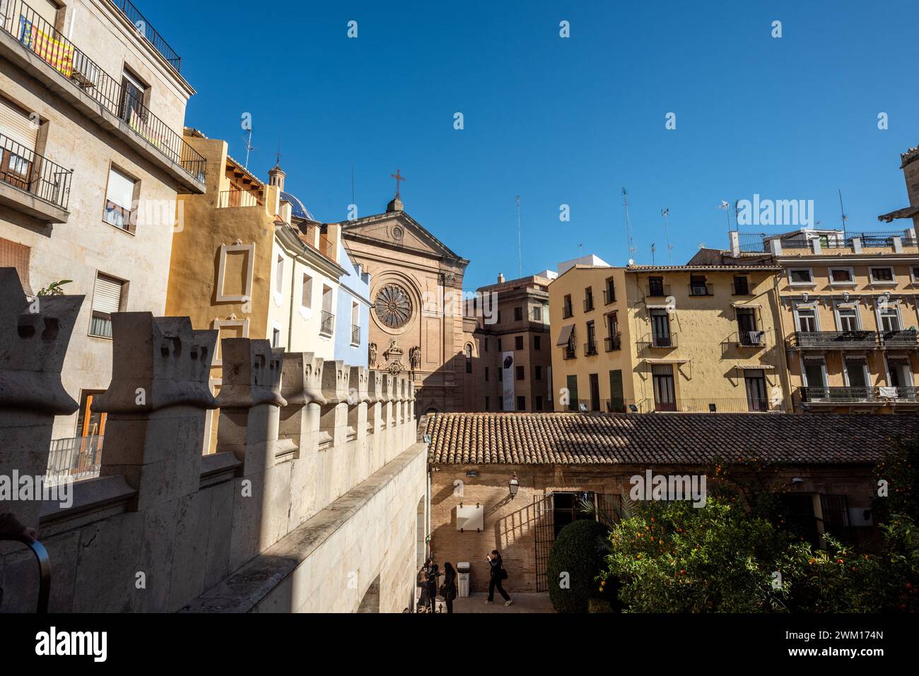 Valencia, 16. Februar 2024: Blick von der Lonja de Seda oder Seidenbörse Stockfoto