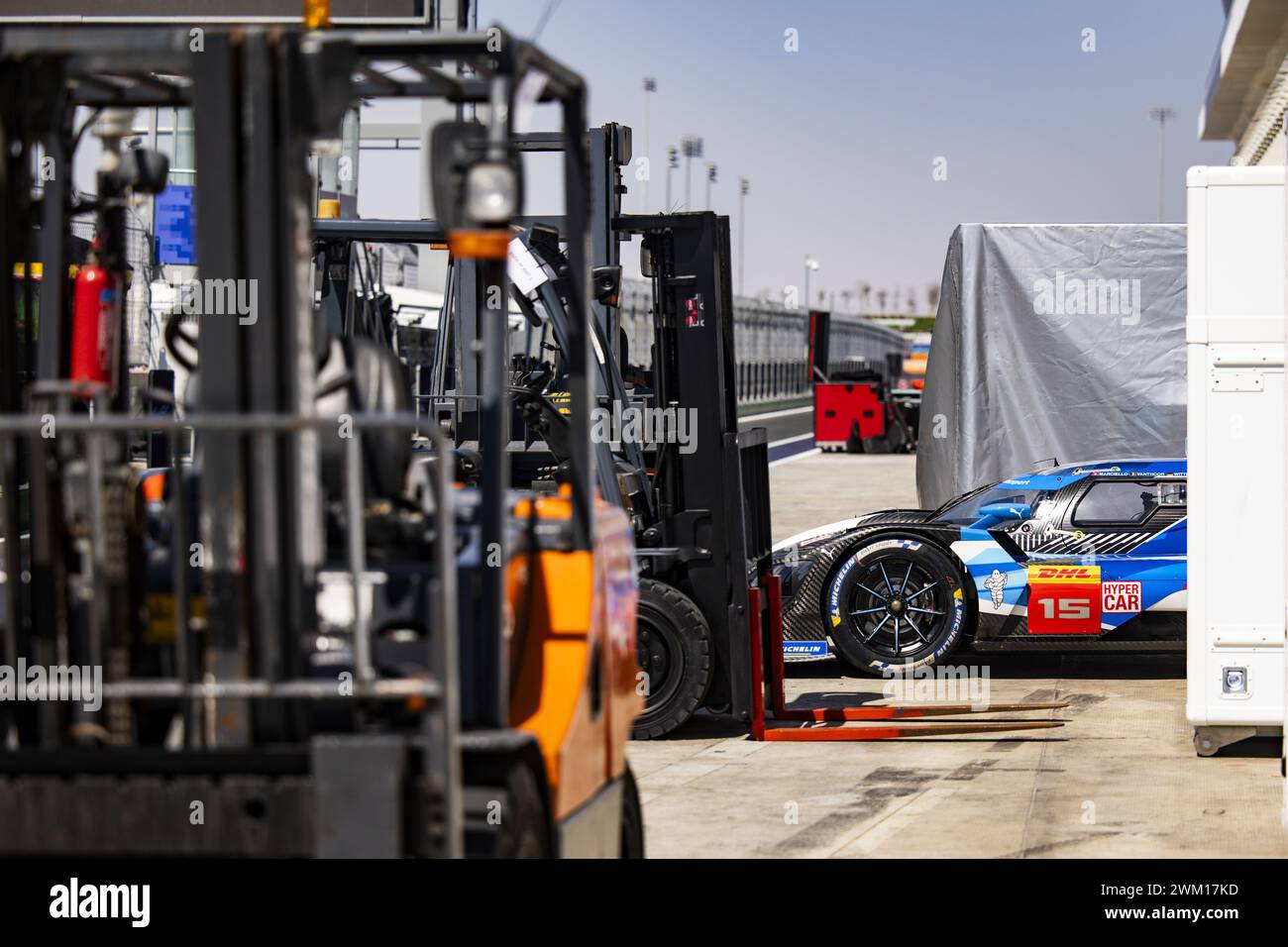 15 VANTHOOR Dries (bel), MARCIELLO Raffaele (SWI), WITTMANN Marco (ger), BMW M Team WRT, BMW Hybrid V8, Ambiance während des Prologs der FIA Langstrecken-Weltmeisterschaft 2024, vom 24. Bis 26. Februar 2024 auf dem Losail International Circuit in Lusail, Katar Stockfoto