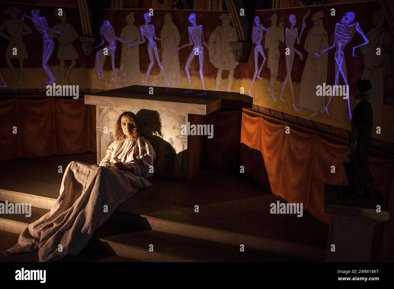 3833133 Nostradamus Museum; (add.info.: Wachsfiguren, die das Pestopfer darstellen. Museum of Nostradamus / Michel de Nostradame, Salon-de-Provence (Frankreich); © Marcello Mencarini. Alle Rechte vorbehalten 2024. Stockfoto