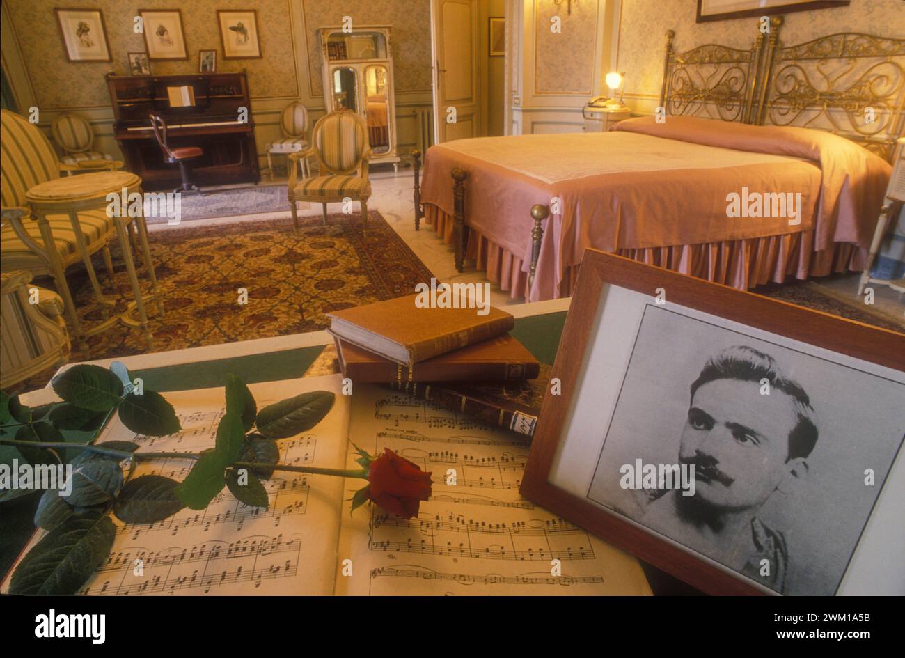 4065967 Biographie von Enrico Caruso; (add.info.: Sorrento, um 1990. Zimmer des Tenors Enrico Caruso im Vittoria Hotel in Sorrent / Sorrent, ca. 1990. La stanza del Tenore Enrico Caruso nell'Hotel Vittoria di Sorrento -); © Marcello Mencarini. Alle Rechte vorbehalten 2024. Stockfoto