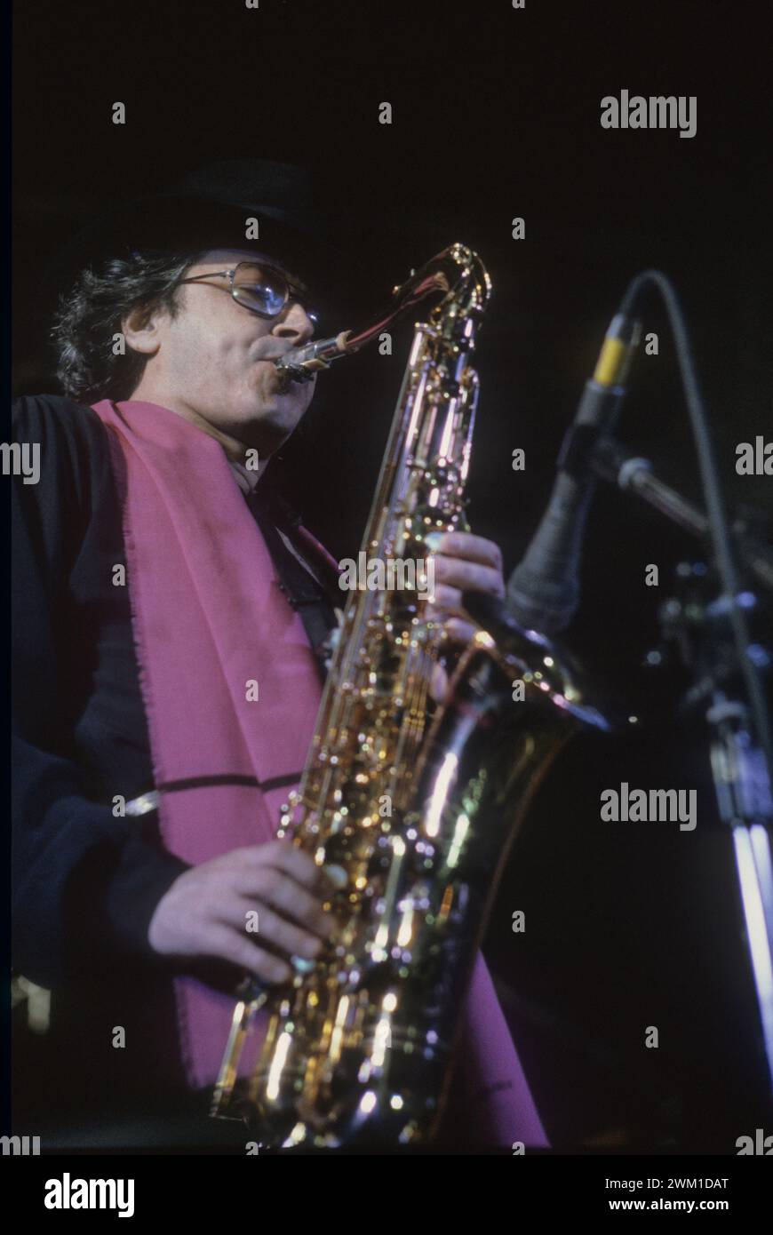 4067437 Rom, 1981. Argentinischer Jazzsaxophonist Gato Barbieri (Foto); (add.info.: Rom; Roma, Italien; Italien; Rom, 1981. IL sassofonista Jazz Gato Barbieri); © Marcello Mencarini. Alle Rechte vorbehalten 2024. Stockfoto