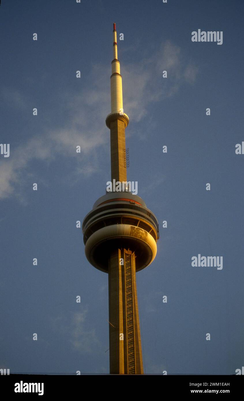 4067914 TORONTO, CN Tower (Canadian National Tower); (add.info.: Toronto 1990 TORONTO, Torre CN); © Marcello Mencarini. Alle Rechte vorbehalten 2024. Stockfoto