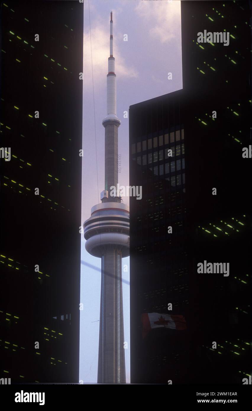 4067934 TORONTO, CN Tower (Canadian National Tower); (add.info.: Toronto 1990 TORONTO, Torre CN); © Marcello Mencarini. Alle Rechte vorbehalten 2024. Stockfoto