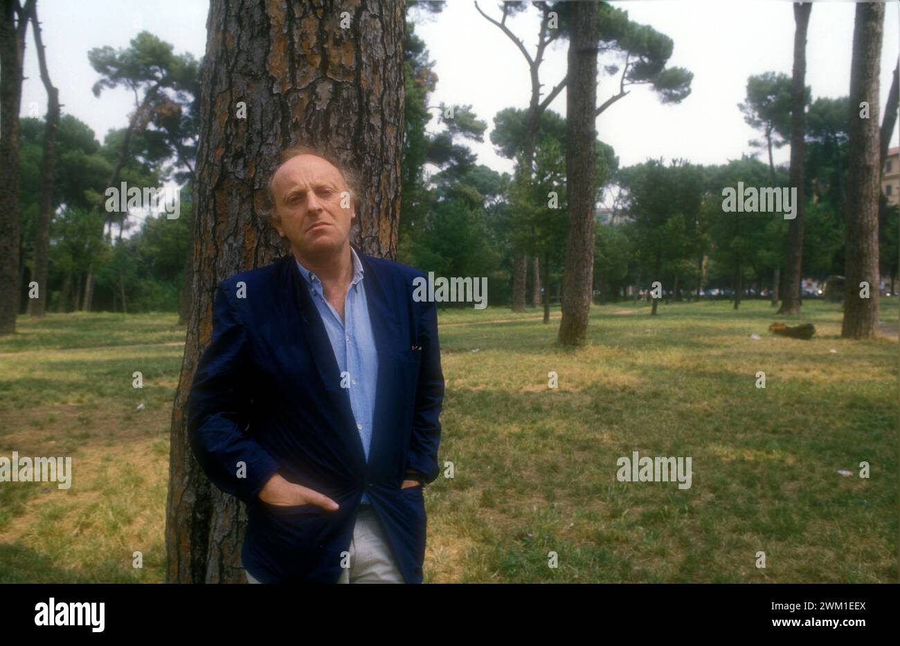 4067973 Rom, Villa Borghese, ca. 1985. Russisch-amerikanischer Dichter Joseph Brodsky (Foto); (add.info.: Rom; Roma, Italien; Villa Borghese Roma, Villa Borghese, ca. 1985. IL poeta Josif Brodskij); © Marcello Mencarini. Alle Rechte vorbehalten 2024. Stockfoto