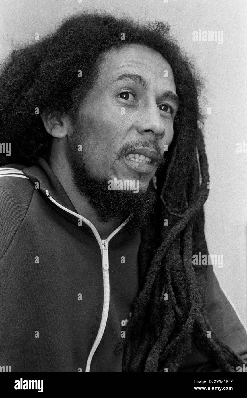 MME4703021 Portrait des jamaikanischen Reggaesängers und Gitarristen Bob Marley. 1980; (add.info.: Portrait des jamaikanischen Reggaesängers und Gitarristen Bob Marley. 1980); © Marcello Mencarini. Alle Rechte vorbehalten 2023. Stockfoto