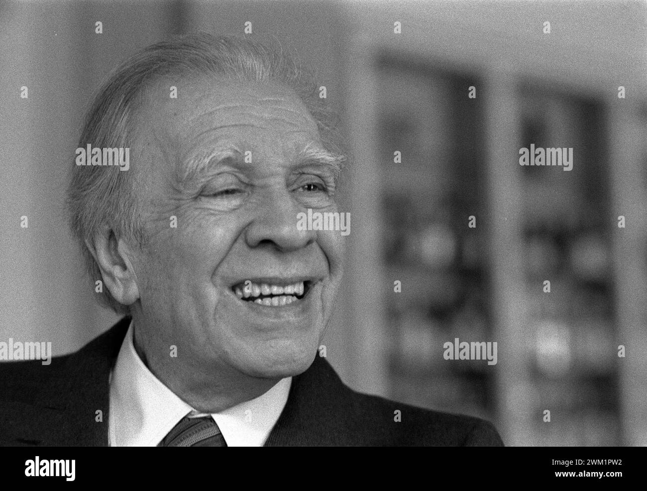 MME4707007 Porträt des argentinischen Schriftstellers Jorge Luis Borges in Rom, 1981.; (add.info.: Porträt des argentinischen Schriftstellers Jorge Luis Borges in Rom, 1981.); © Marcello Mencarini. Alle Rechte vorbehalten 2023. Stockfoto