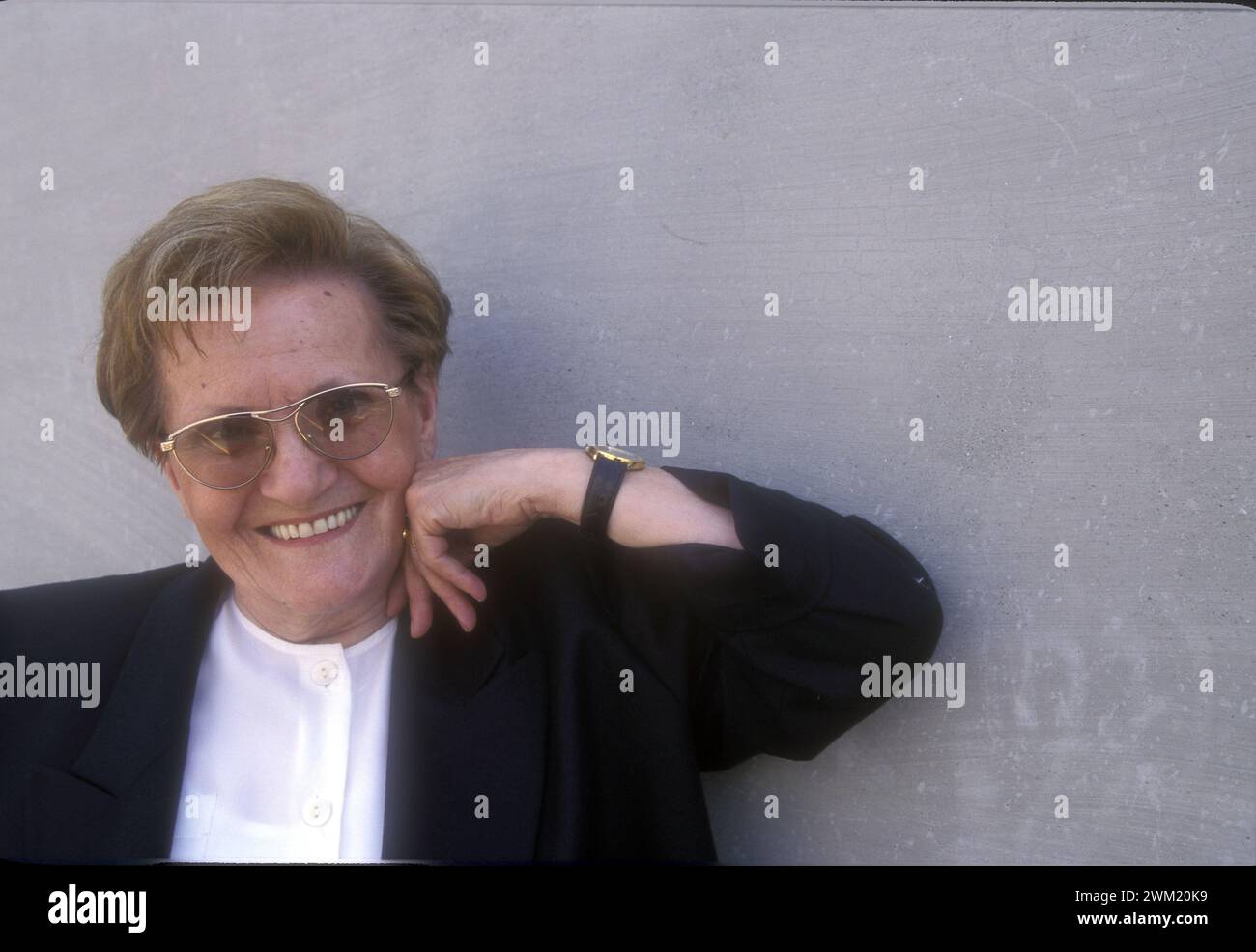 MME4755565 Turin, 1995. Die italienische Schriftstellerin Isa Desandre, die 1995 in Ravensbrck und Bergen-Belsen deportiert wurde. La scrittrice Isa Desandre, ex deportata nei campi di Concentramento di Ravensbrck e Bergen-Belsen -; (add.info.: Turin, 1995. Die italienische Schriftstellerin Isa Desandre, die 1995 in Ravensbrck und Bergen-Belsen deportiert wurde. La scrittrice Isa Desandre, ex deportata nei campi di Concentramento di Ravensbrck e Bergen-Belsen -); © Marcello Mencarini. Alle Rechte vorbehalten 2024. Stockfoto