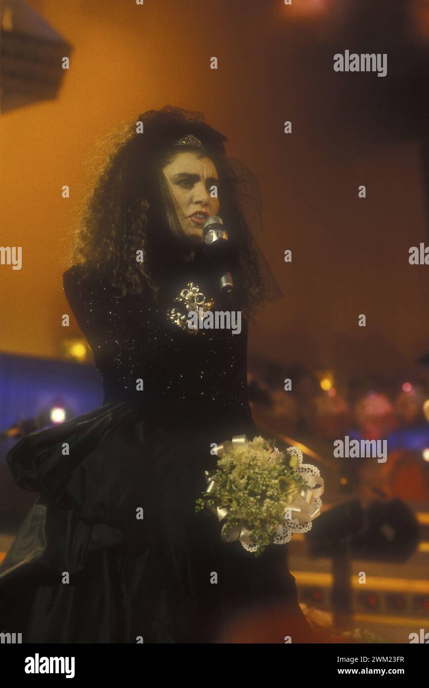 MME4770697 Sanremo Music Festival 1986. Die italienische Popsängerin Loredana Berte singt ihr Lied „Re“/Festival di Sanremo 1986. Loredana Berte canta “” Re” -; (add.info.: Sanremo Music Festival 1986. Die italienische Popsängerin Loredana Berte singt ihr Lied „Re“/Festival di Sanremo 1986. Loredana Berte canta “” re” -); © Marcello Mencarini. Alle Rechte vorbehalten 2024. Stockfoto