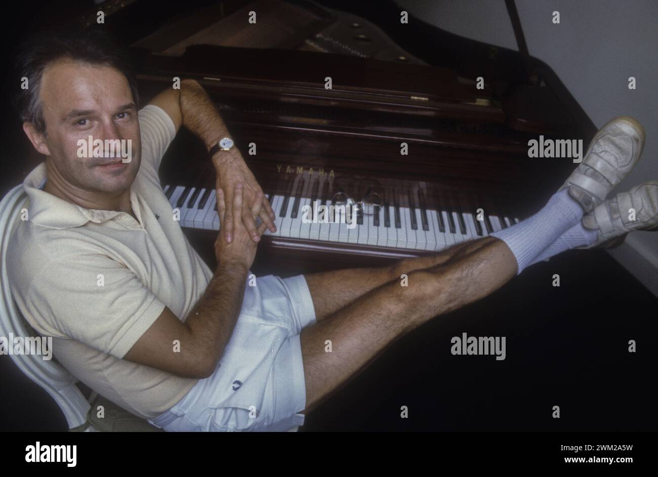 MME4809445 Venedig-Lido, Venedig-Film Festival 1984. Der italienische Komponist Giorgio Moroder präsentierte auf dem Festival eine restaurierte Version des Stummfilms Metropolis mit einem neuen Rock-Soundtrack/Lido di-Venezia, Mostra del Cinema di-Venezia 1984. IL compositore Giorgio Moroder, al Festival per präsentare una versione restaurata del Film muto Metropolis con una nuova colonna sonora Rock -; (add.info.: Venedig-Lido, Venedig-Film Festival 1984. Der italienische Komponist Giorgio Moroder präsentierte auf dem Festival eine restaurierte Version des Stummfilms Metropolis mit einem neuen Rock-Soundtrack/Lido di-Venezia, Mostra del Stockfoto