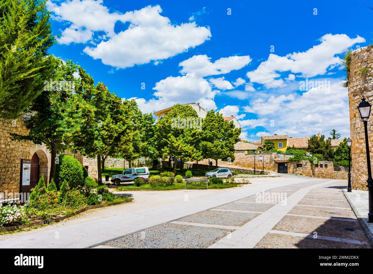 Extramurale Straße. Brihuega, La Alcarria, Guadalajara, Castilla La Mancha, Spanien, Europa Stockfoto