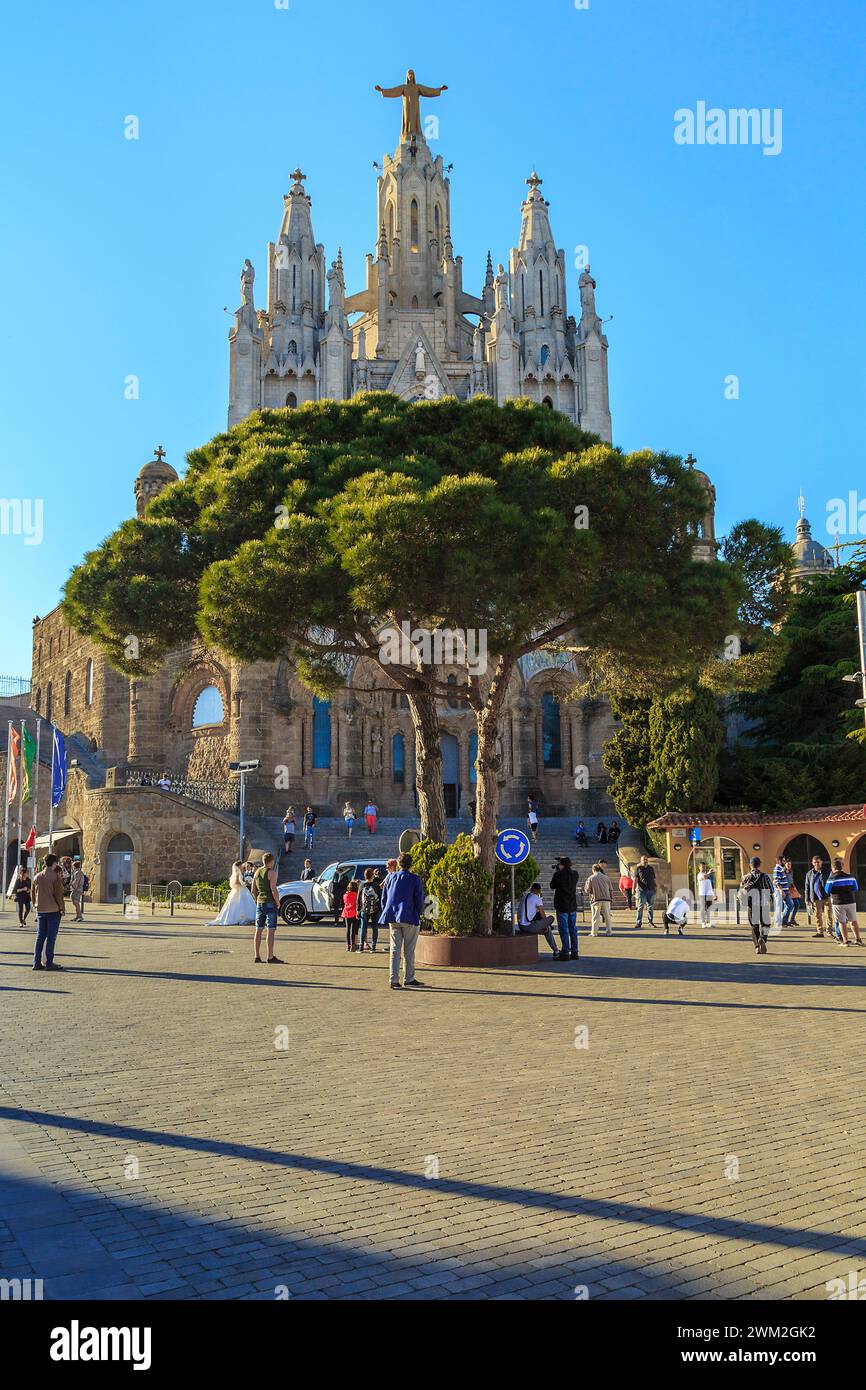 BARCELONA, SPANIEN - 13. MAI 2017: Dies ist der Tempel des Heiligen Herzens Jesu auf dem Gipfel des Tibidabo. Stockfoto