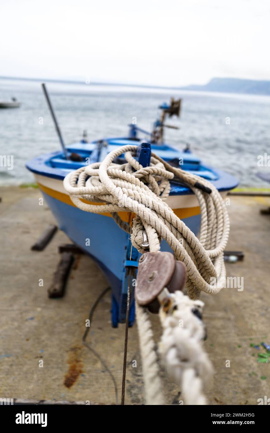 Das Boot liegt in Chianalea - Scilla Stockfoto