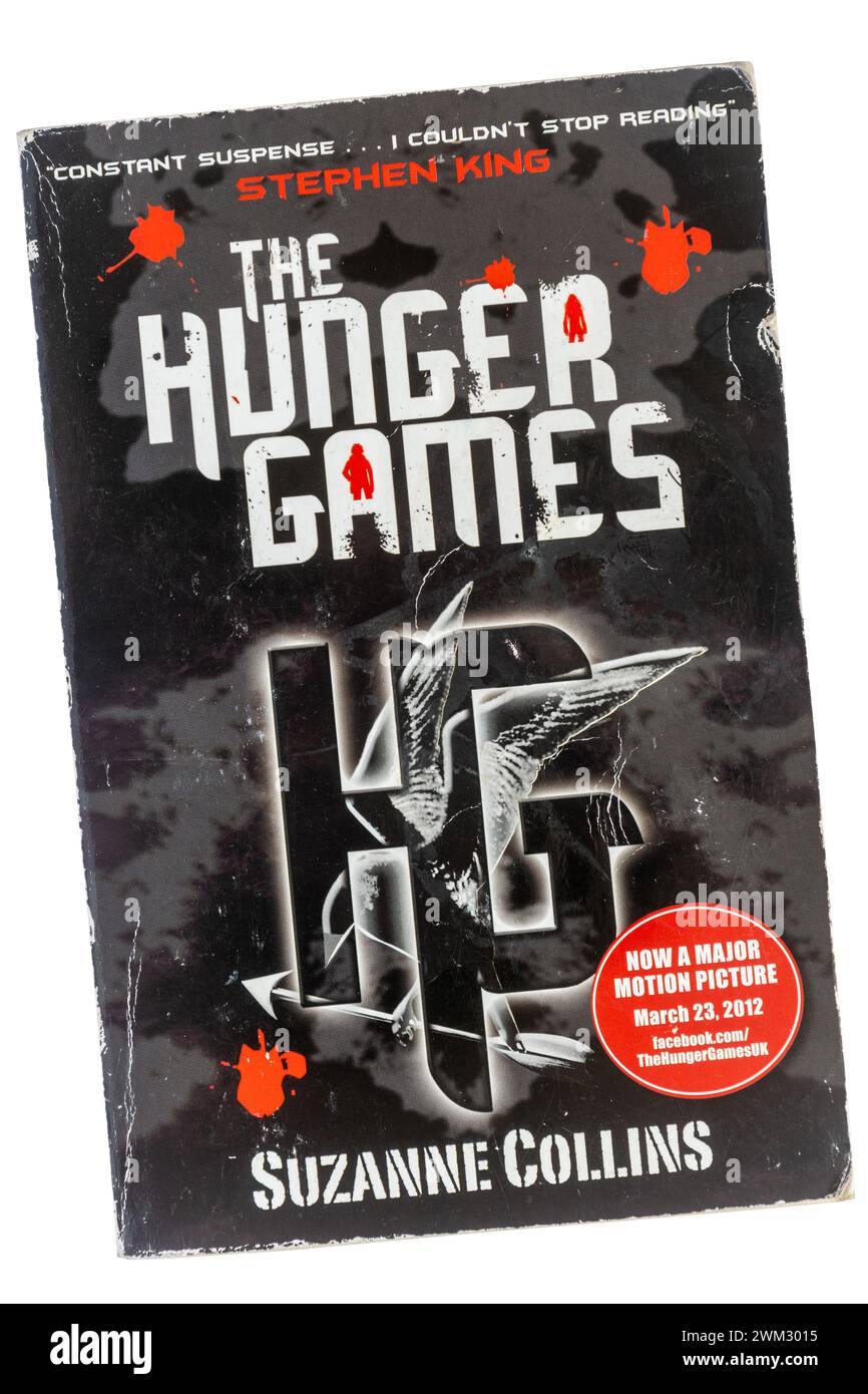 The Hunger Games Taschenbuch, ein Roman der US-amerikanischen Autorin Suzanne Collins aus dem Jahr 2008, ein dystopischer Roman für junge Erwachsene Stockfoto
