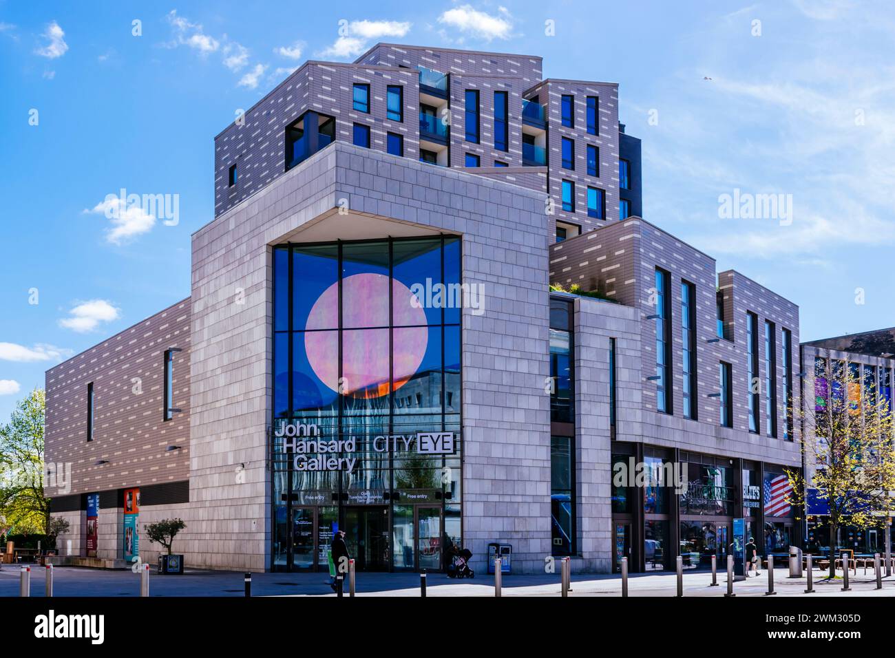 Die John Hansard Gallery ist eine Galerie für zeitgenössische bildende Kunst und Teil der University of Southampton. 2018 zog die Galerie an einen neuen Standort in Th Stockfoto