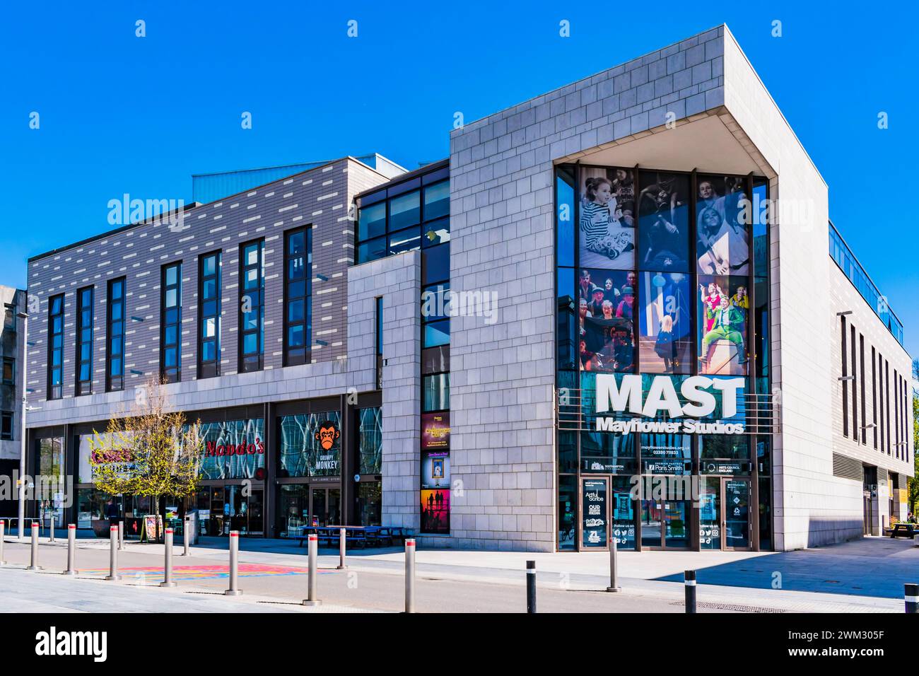 DIE MAST Mayflower Studios sind ein kulturelles Zentrum mit mehreren Kunstformen, das Theater, Tanz, Musicals, Musik, Comedy, Zirkus, Kabarett, gesprochenes Wort Stockfoto