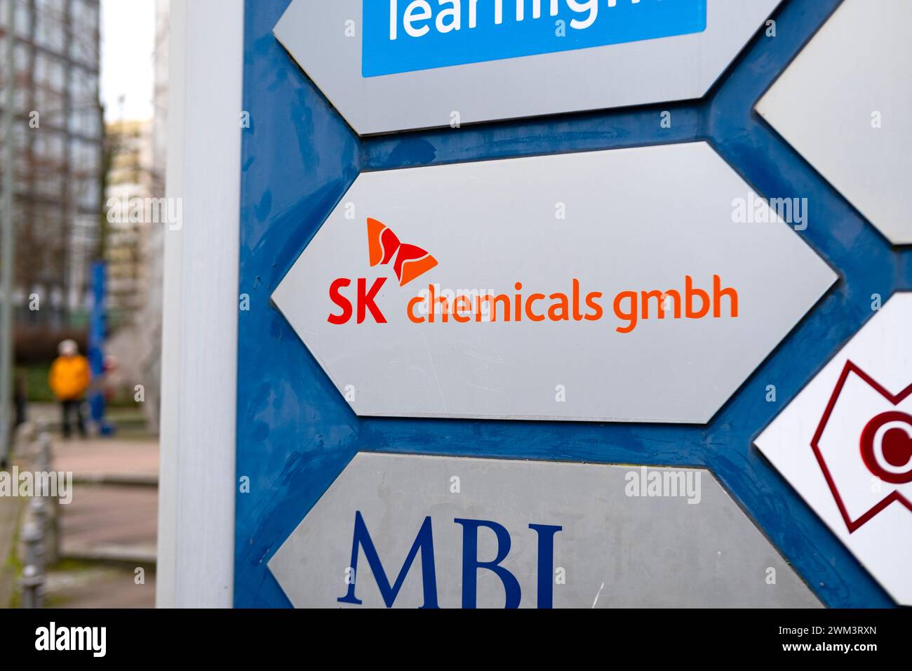 Firmenlogo SK Chemicals, koreanischer Lieferant umweltfreundliche Lösungen in Europa Herstellung hitzebeständiger Copolyesterprodukte, Green Chemical Stockfoto