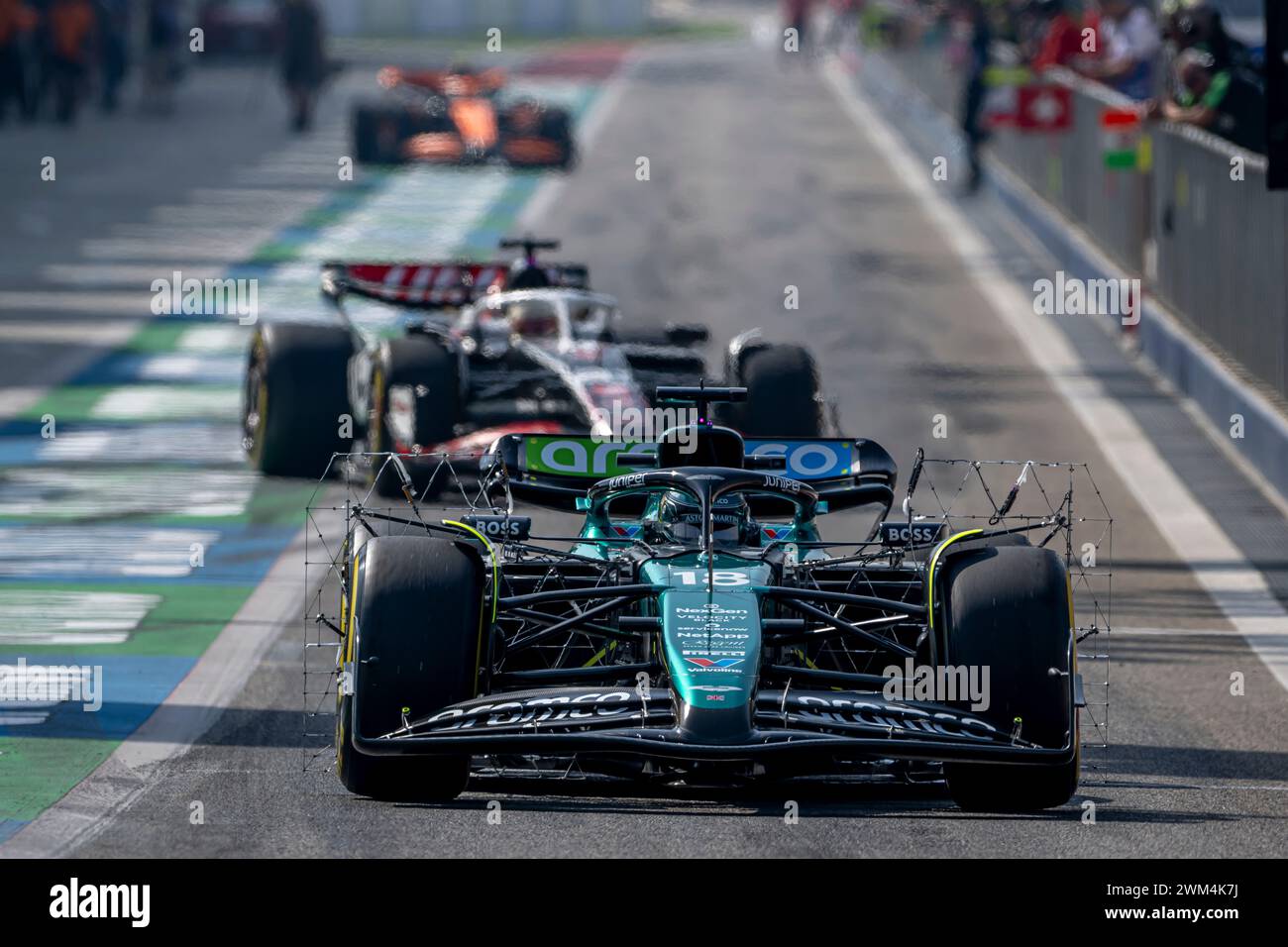 Sakhir, Bahrain, 23. Februar, Lance Walk, aus Kanada, tritt für Aston Martin F1 an. Wintertests, die Wintertests der Formel-1-Meisterschaft 2024. Quelle: Michael Potts/Alamy Live News Stockfoto