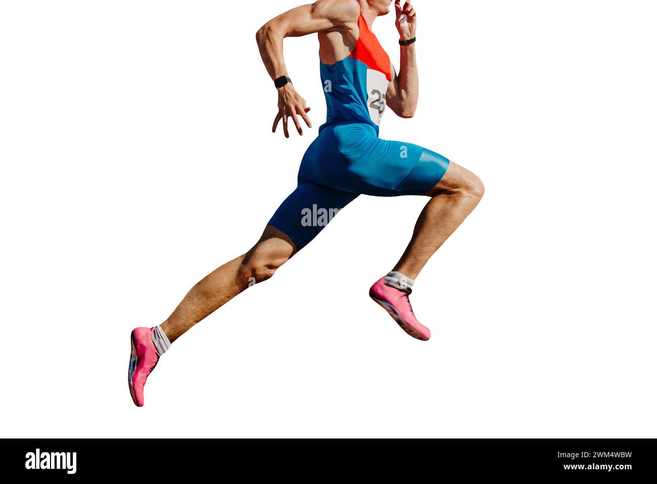 Männliche Athleten sprinten im Stadion, Muskeln gespannt, isoliert auf weißem Hintergrund Stockfoto