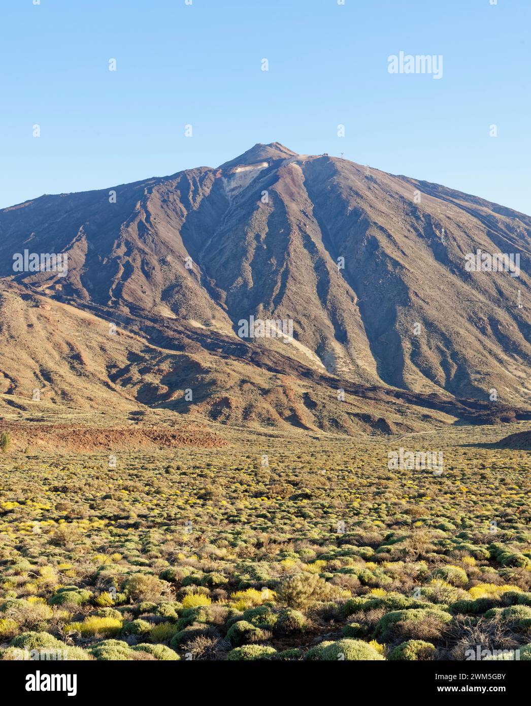 Mount Teide und die Caldera Las Canadas bei Sonnenaufgang, Teide Nationalpark, Teneriffa, Kanarische Inseln, Mai 2023. Stockfoto