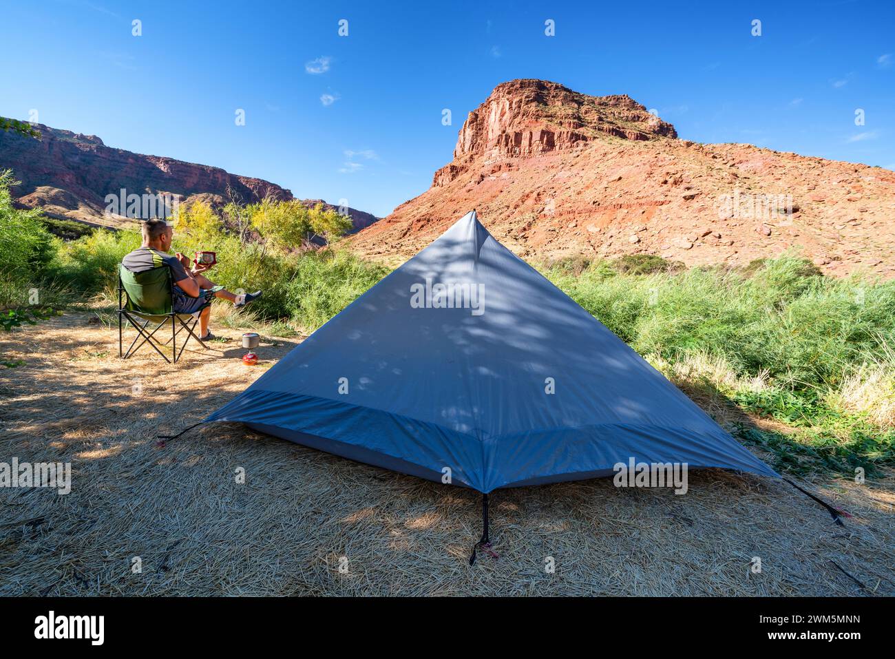 Camping am Colorado River auf dem Big Bend Campground in der Nähe von Moab, Utah Stockfoto