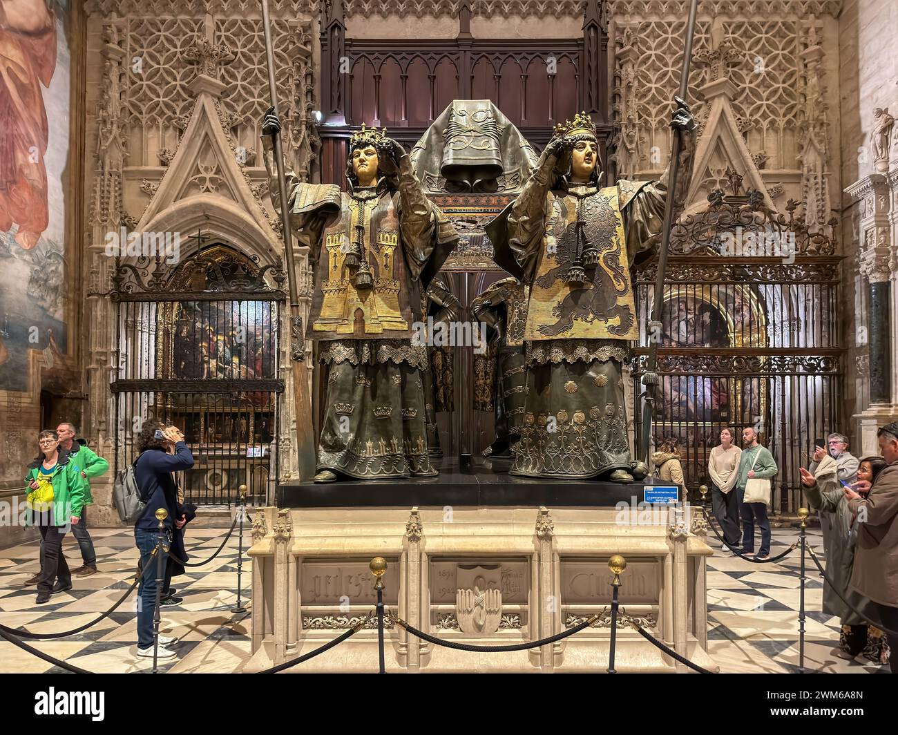 Christoph-Kolumbus-Grabdenkmal im Inneren der Kathedrale, in Sevilla, Spanien Stockfoto