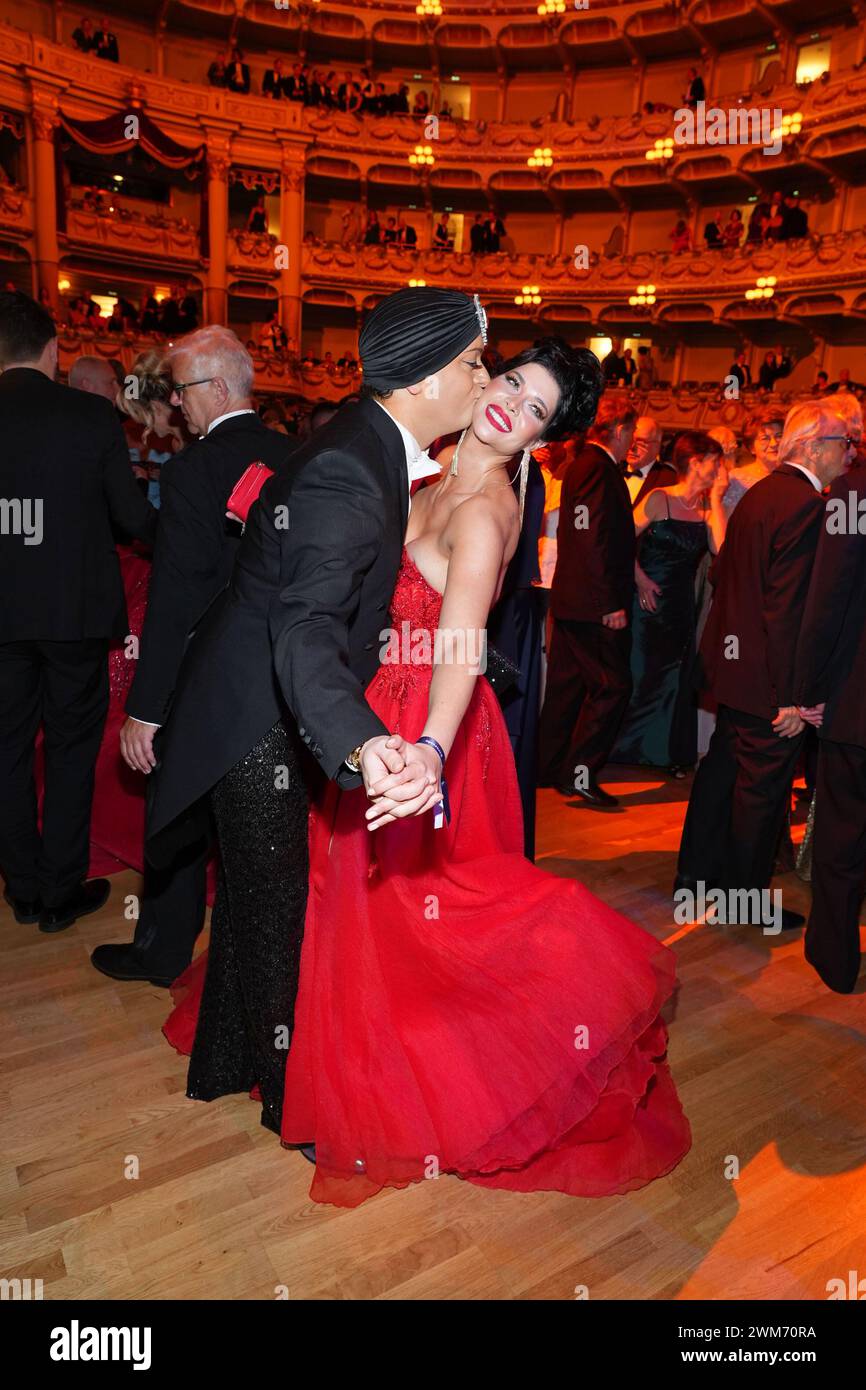 Julian F. M. Stoeckel und Micaela Schaefer beim Semper Opernball am 23.02.2024 in Dresden Stockfoto